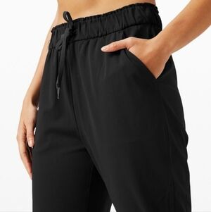 Lululemon On The Fly Black Drawstring Pull Pants On Size 2